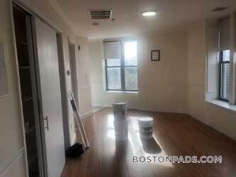 Building Photo - 1126 Boylston St