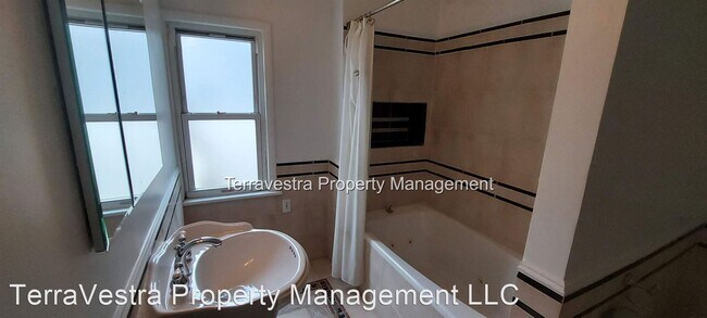 Foto del edificio - 3 br, 2 bath House - 9 Pleasantview Drive