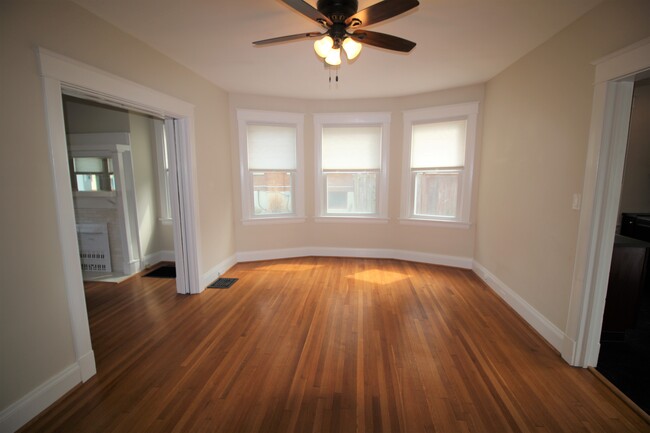 Building Photo - 2853 Observatory Ave