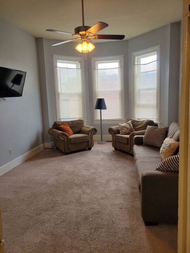 Foto del edificio - Large 4 bed 2 bath home near VSU