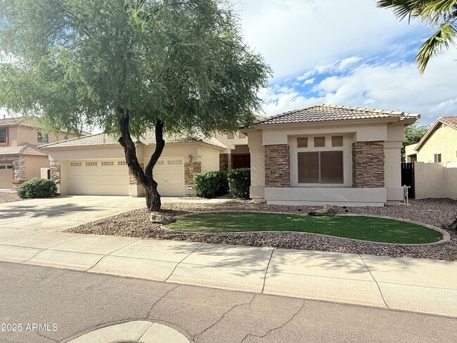 Building Photo - 7408 S 26th Ln