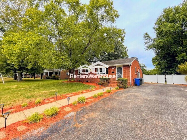 Foto del edificio - 531 Pagewood Dr
