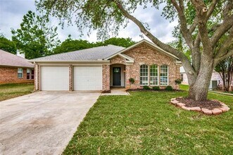 Building Photo - 759 Winding Oak Bend