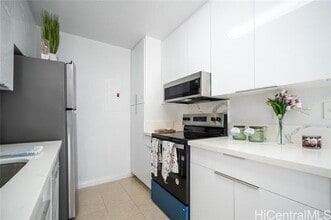 Building Photo - 625 Mananai Pl