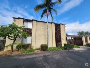 Building Photo - 716 Ballantyne St