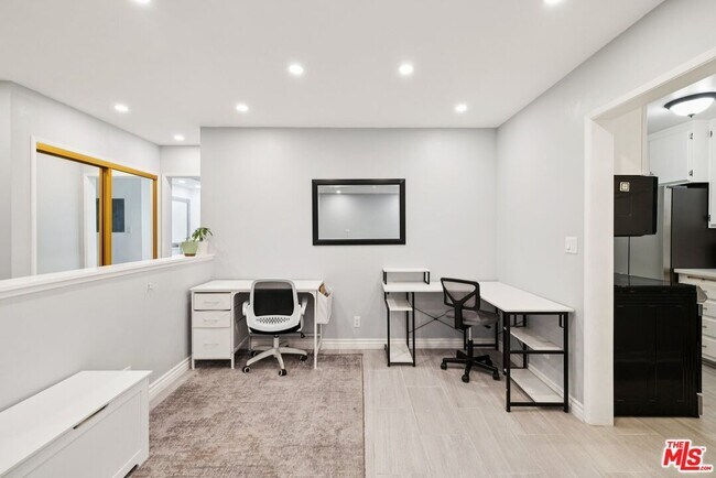 Foto del edificio - 5625 N Sumner Wy