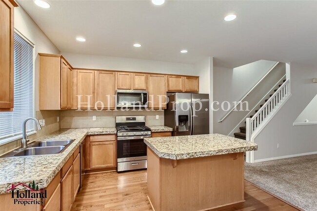 Foto del edificio - Fantastic Hillsboro Townhouse In Prime Loc...