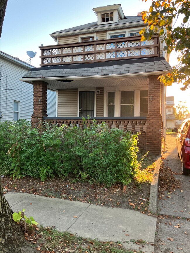 Building Photo - 425 E 157th St