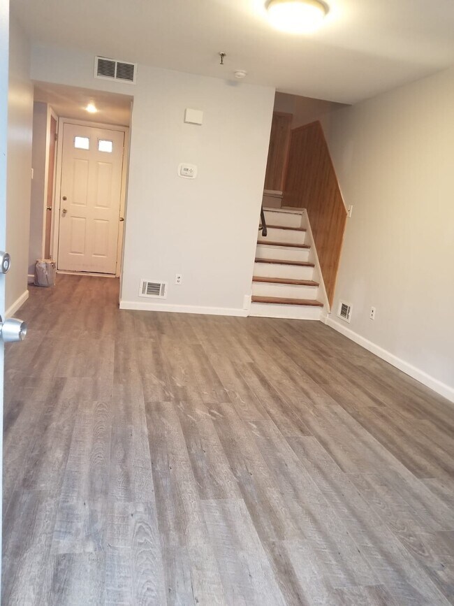 Living Rm - 54 Walker Dr