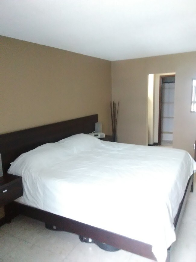 Foto del edificio - 2350 NE 135th St