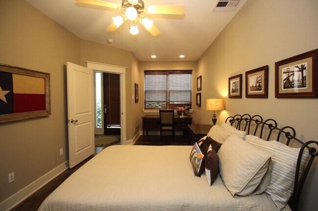 Foto del edificio - 2212 Radcliffe St
