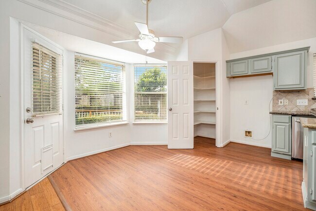 Foto del edificio - 1814 Heather Cove Ct