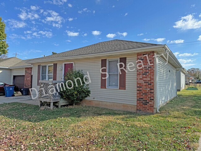 Foto del edificio - 1503 W Rainey St