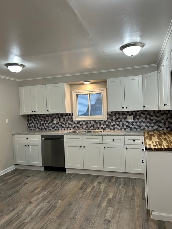 Building Photo - 133 W Van Buren St