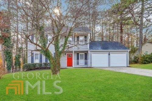 Primary Photo - 104 River Oaks Dr
