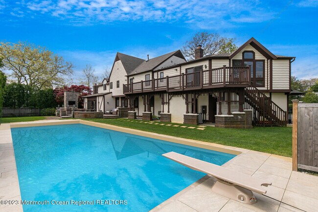 Foto del edificio - 2000 1st Ave