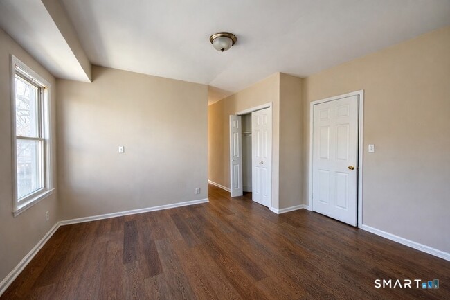 Foto del edificio - 1132 Hancock Ave