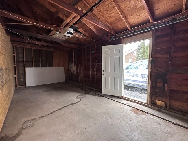 Building Photo - 912 Mather St