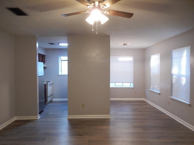 Foto del edificio - 2334 Sylvan Ct