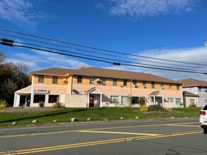 Building Photo - 104 Quarry Rd