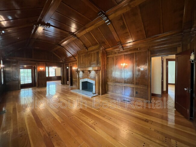 Building Photo - 4589 Kitty Dr