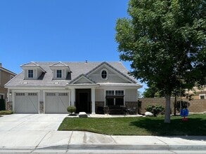 Building Photo - 43115 Rucker St