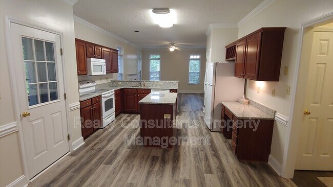 Foto del edificio - 3305 Peninsula Dr