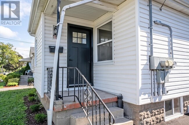 Photo du bâtiment - 235 E 21st St