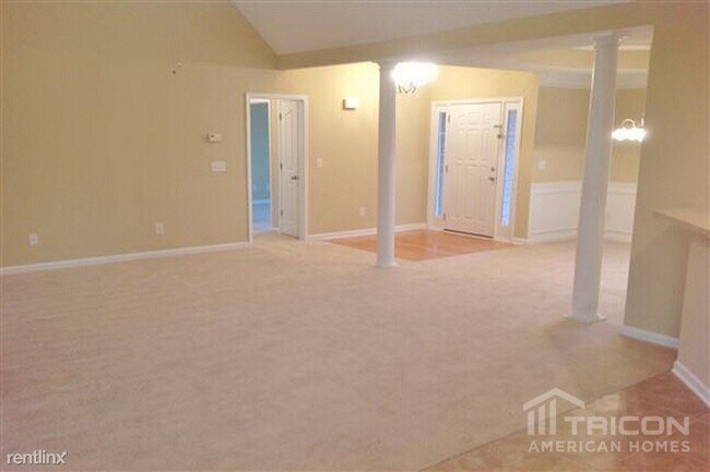 Building Photo - 355 Vista Creek Dr