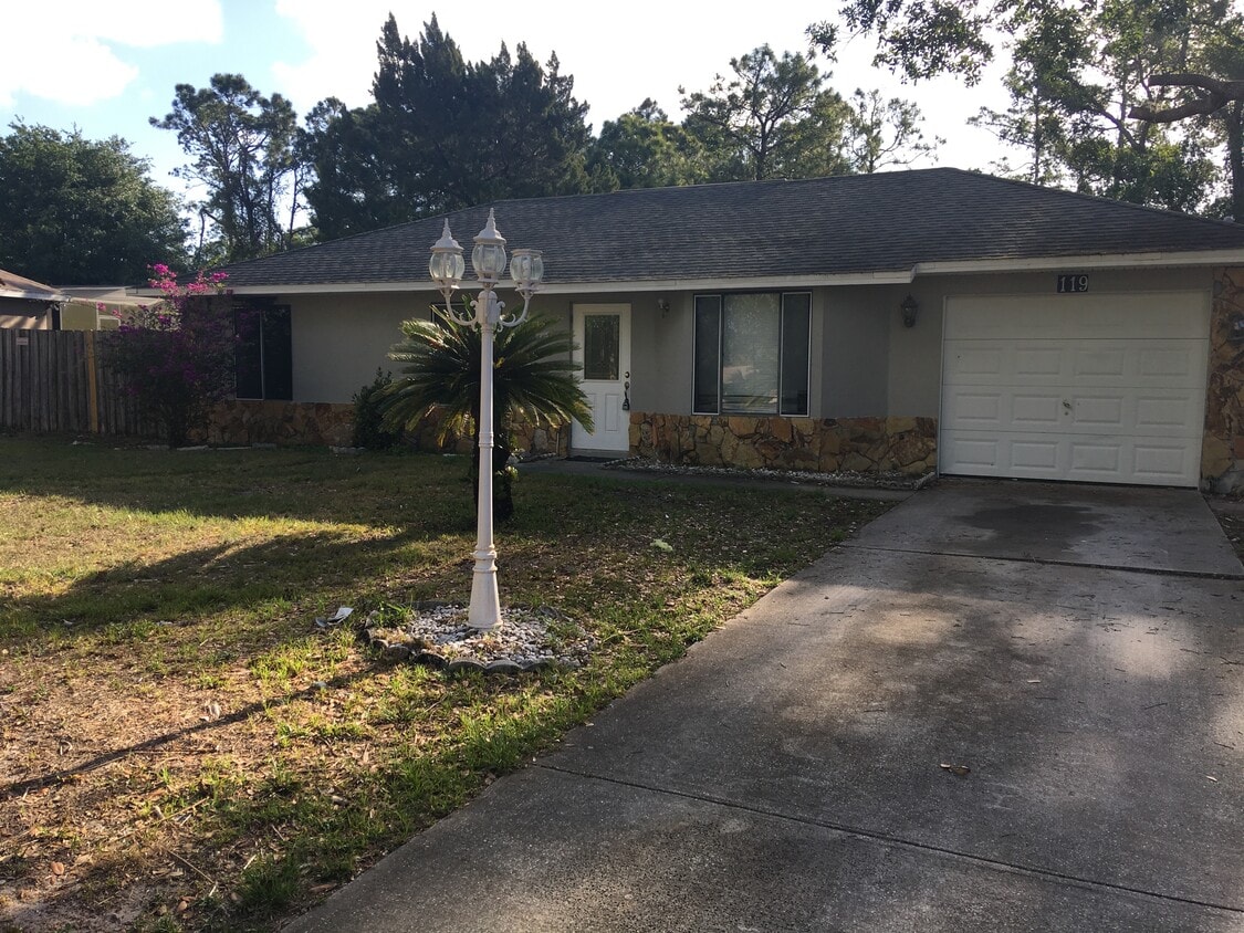 Primary Photo - 119 Uleta Rd SE