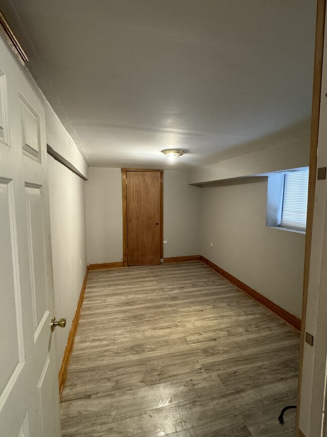 Building Photo - 4844 N Washtenaw Ave