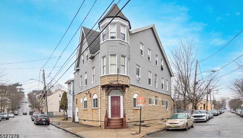 Primary Photo - 84 Jefferson St