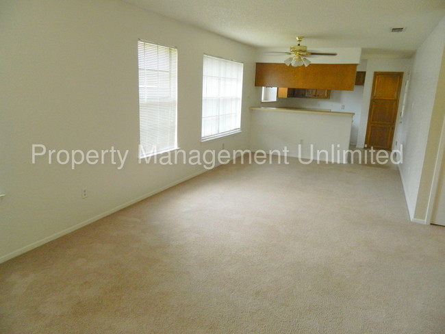 Building Photo - 309 Shady Valley Dr