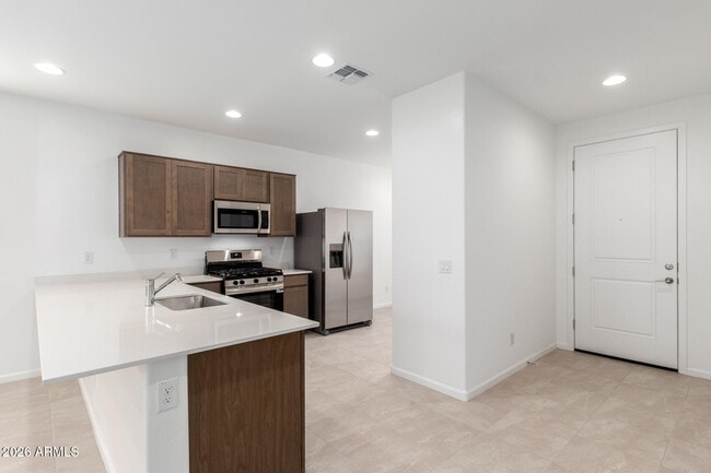 Building Photo - 9812 W Catalina Dr