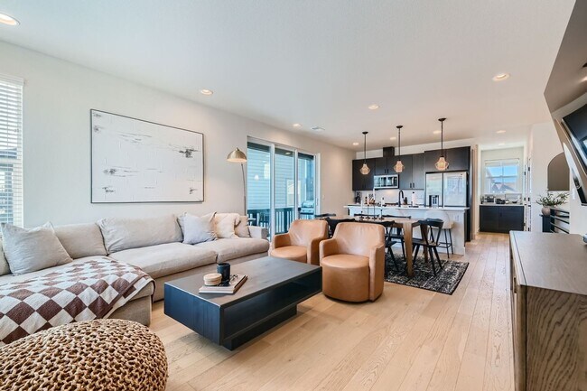 Foto del edificio - 3 Bedroom, 4 Bath Townhome in Broomfield