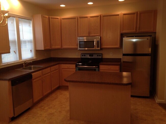 Kitchen - 35772 S Gloucester Cir