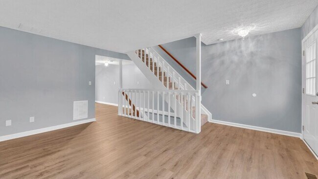 Building Photo - 919 Charnwood Ln