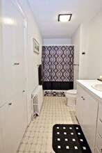 Building Photo - 28 Bull St