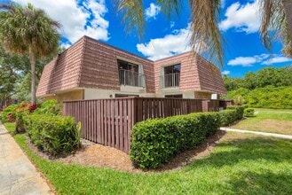 Building Photo - 2980 SW Sunset Trace Cir