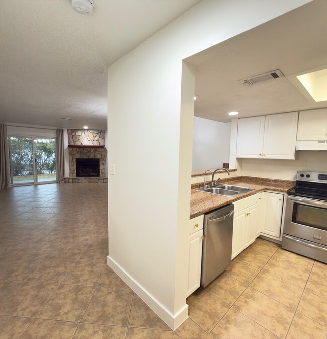 Foto del edificio - 27 Court Dr