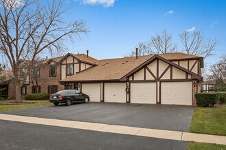 Building Photo - 961 Cross Creek Dr N