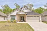 Primary Photo - Available Now! Gorgeous 3 Bedroom 2 Bath i...