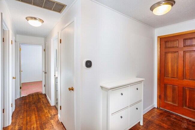 Foto del edificio - 950 NE 18th St