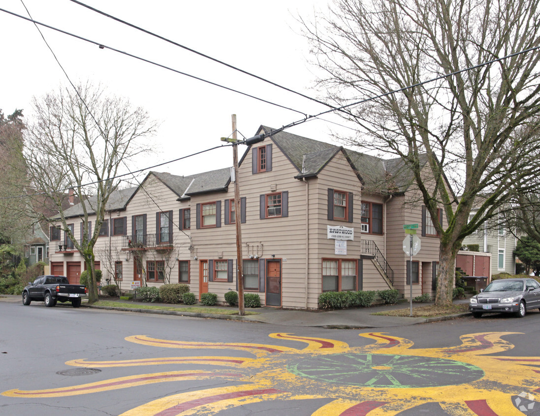 Primary Photo - 2326-2338 NE Everett St