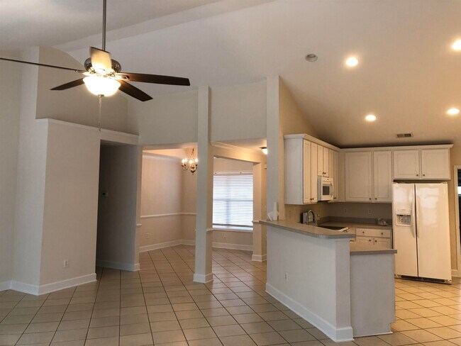 Building Photo - 2402 Windmill Way