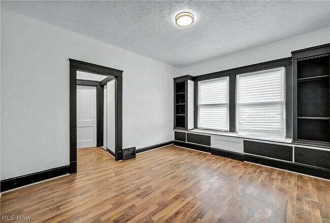 Foto del edificio - 12001 Oakview Ave