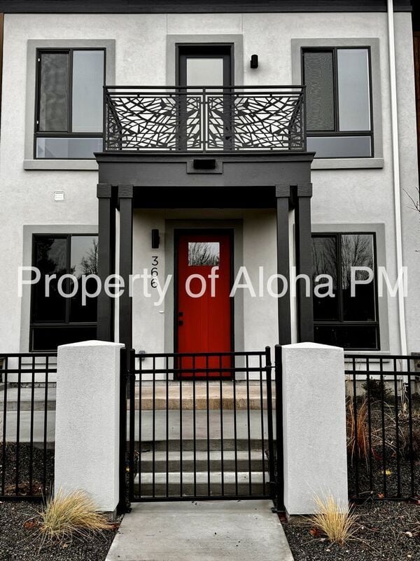 Building Photo - 366 E Presidio Ln