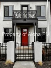 Building Photo - 366 E Presidio Ln