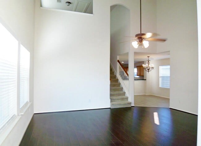 Building Photo - 10819 Windfern Lakes St