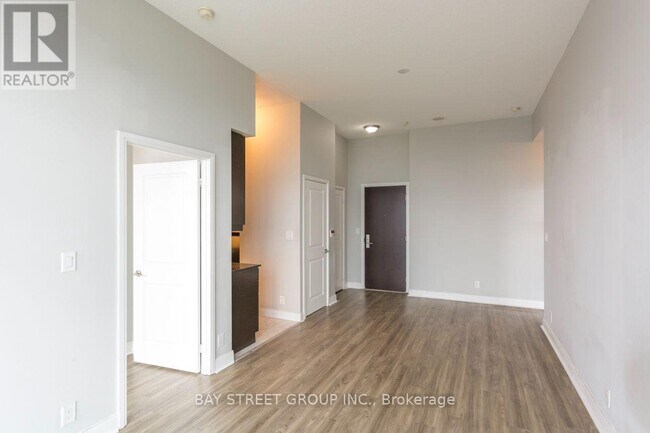 Building Photo - 60 Absolute Ave
